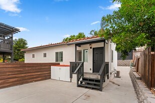 44735 Johnston in Temecula, CA - Building Photo