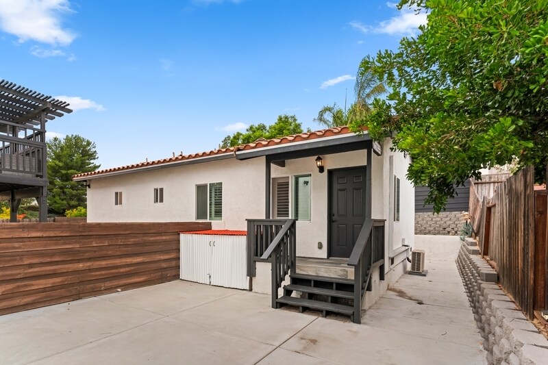 44735 Johnston Dr in Temecula, CA - Building Photo