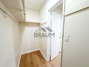 6039 Whitsett Ave in Los Angeles, CA - Building Photo - Building Photo