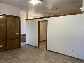 1121 SW 100th Terrace in Oklahoma City, OK - Building Photo - Building Photo