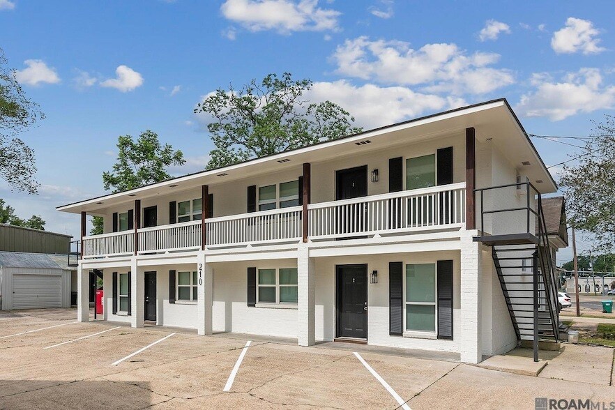 210 Centerville St NE, Unit 1 in Denham Springs, LA - Building Photo