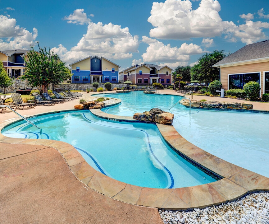 Villas on Sycamore in Huntsville, TX - Building Photo