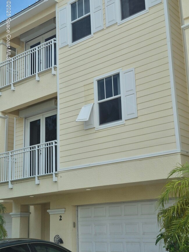 property at 870 Vignoles Ave NE