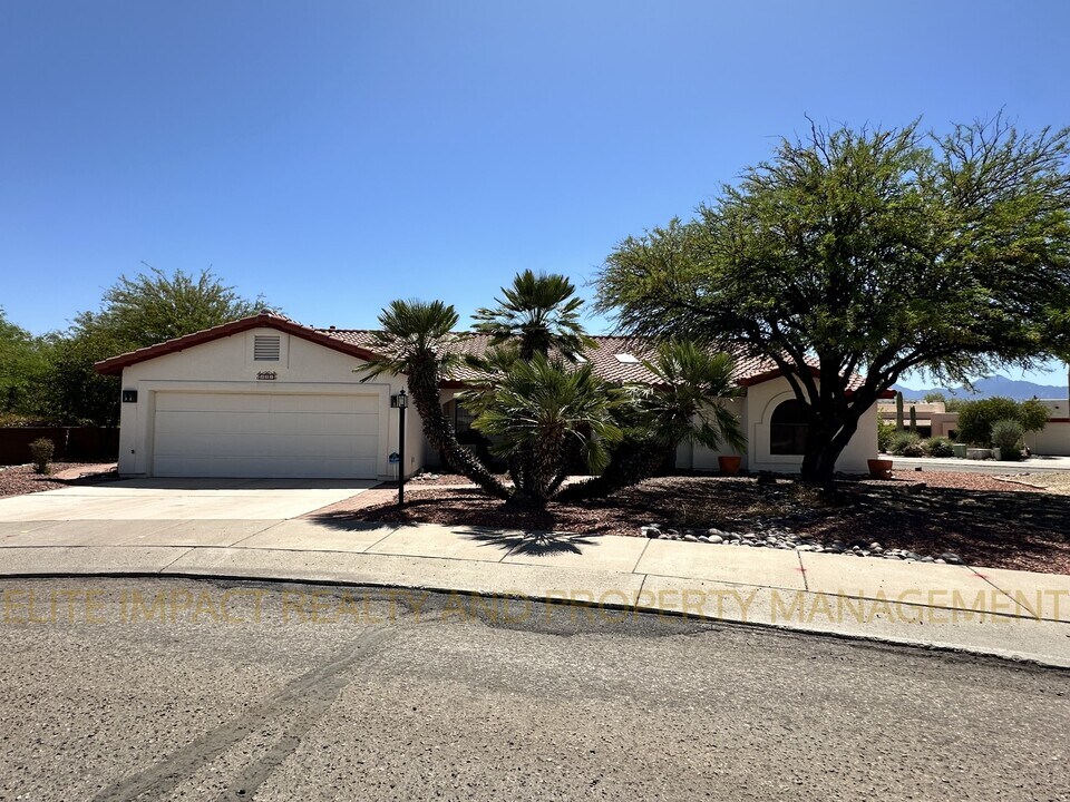491 S Corte Del Cantante in Green Valley, AZ - Building Photo