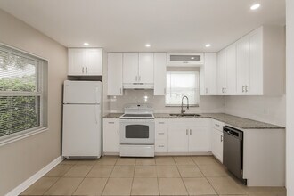 779 Lynndale St N in St. Petersburg, FL - Building Photo - Building Photo