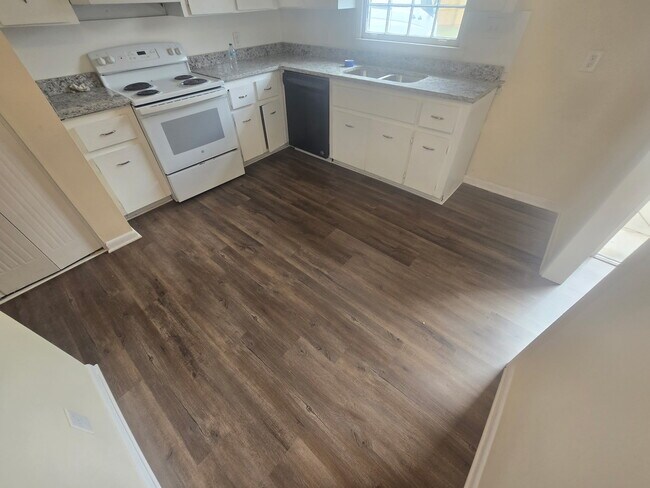 property at 2080 Kings Gate Cir SW