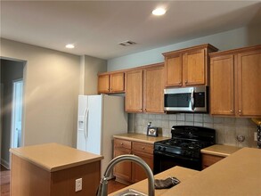 6135 Falls Landing Dr in Cumming, GA - Building Photo - Building Photo