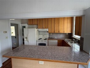 4666 Iris St N in St. Petersburg, FL - Building Photo - Building Photo