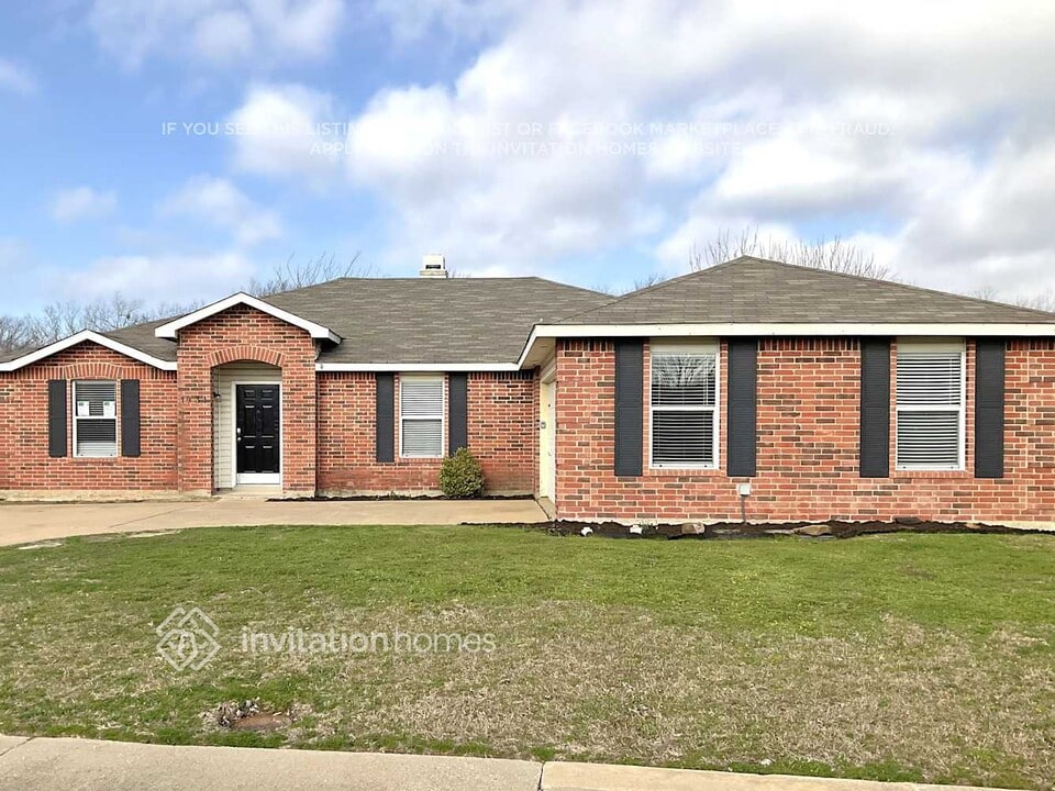 1931 Melrose Ln in Rockwall, TX - Building Photo