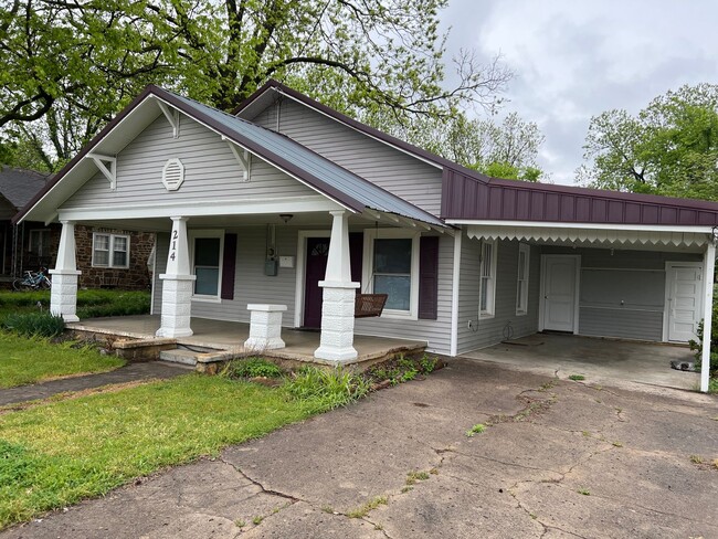 property at 214 W Shawnee St