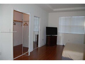 11061 NW 87th St in Doral, FL - Building Photo - Building Photo