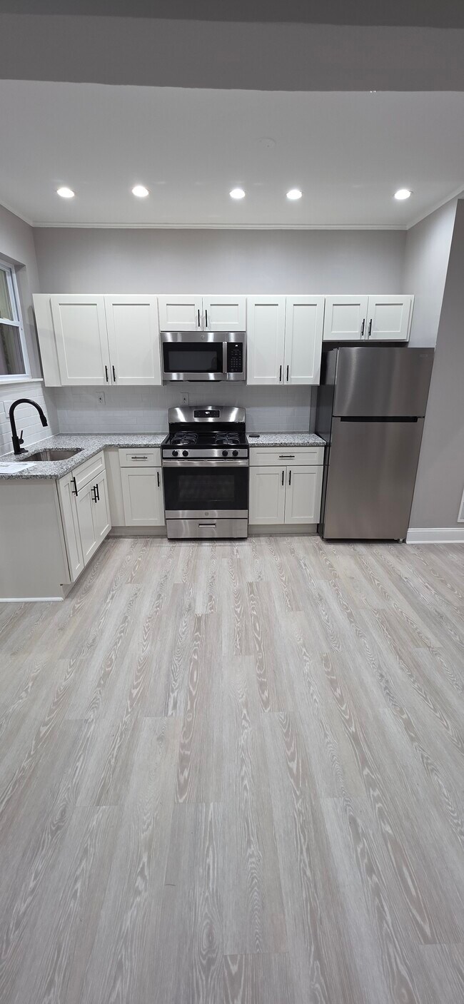 2461 Shirley Ave in Baltimore, MD - Building Photo - Building Photo