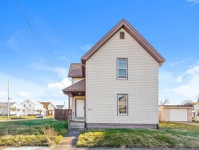 property at 2607 Apple Ave