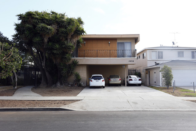 3656 Vinton Ave in Los Angeles, CA - Foto de edificio - Building Photo