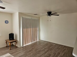 3440 Sunriver Rd-Unit -Unit 4 in Bullhead City, AZ - Building Photo - Building Photo