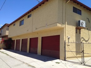 2319 Gates St in Los Angeles, CA - Foto de edificio - Building Photo