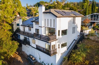 11559 Dona Teresa Dr in Los Angeles, CA - Building Photo - Building Photo