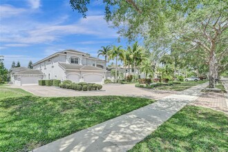 10457 Laurel Rd in Davie, FL - Building Photo - Building Photo