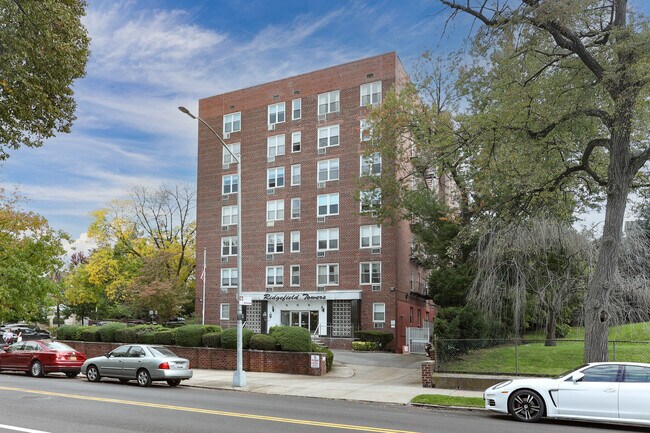 Ridgefield Towers in Brooklyn, NY - Foto de edificio - Building Photo