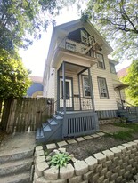 1720 N Astor St, Unit 1720A in Milwaukee, WI - Building Photo