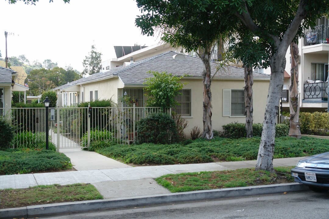 1526 Dixon St in Glendale, CA - Building Photo