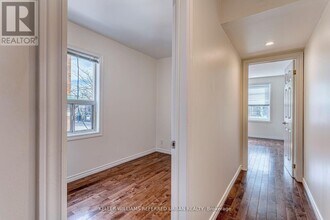 2976 Lake Shore Blvd W in Toronto, ON - Building Photo - Building Photo