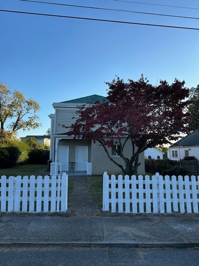 2013 Early St in Lynchburg, VA - Building Photo - Building Photo