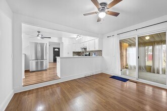 2243 Common Rd in Warren, MI - Building Photo - Building Photo