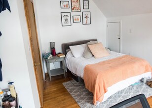 66 Brooks St, Unit 3 in Boston, MA - Building Photo - Building Photo