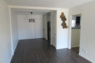 231 Shady Rill in San Antonio, TX - Building Photo - Building Photo