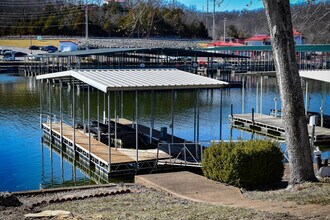 5984 Marina View in Osage Beach, MO - Building Photo - Building Photo