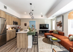 Dear Madison in Colorado Springs, CO - Foto de edificio - Building Photo