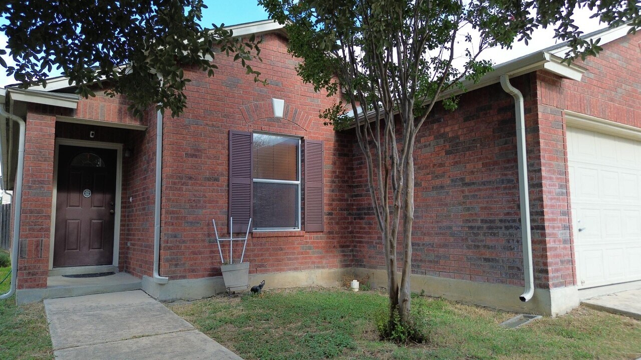 7727 Barhill Post in San Antonio, TX - Building Photo