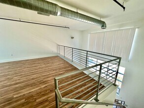 716 N Santiago St in Santa Ana, CA - Building Photo - Building Photo