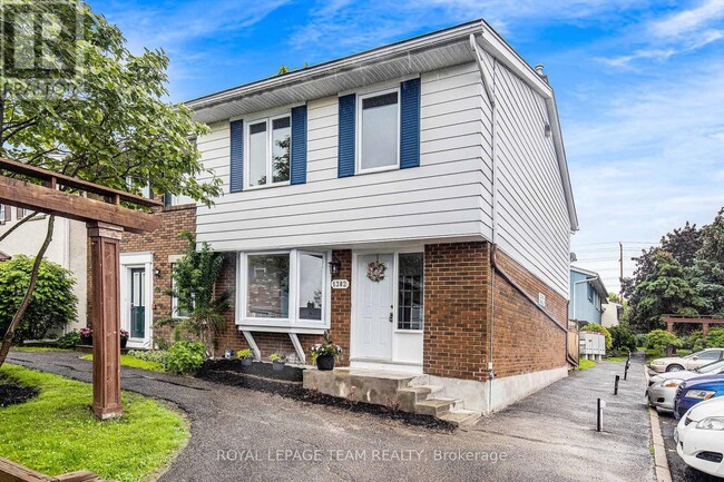 1302 Cornell St in Ottawa, ON - Building Photo - Building Photo