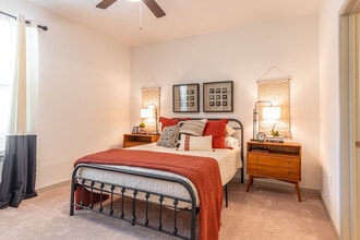 Luxia Grand Prairie in Grand Prairie, TX - Foto de edificio - Interior Photo