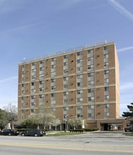 Clifton Plaza Apartments in Cleveland, OH - Building Photo - Building Photo