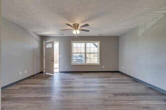 407 Sims Ave in Wartrace, TN - Building Photo - Building Photo