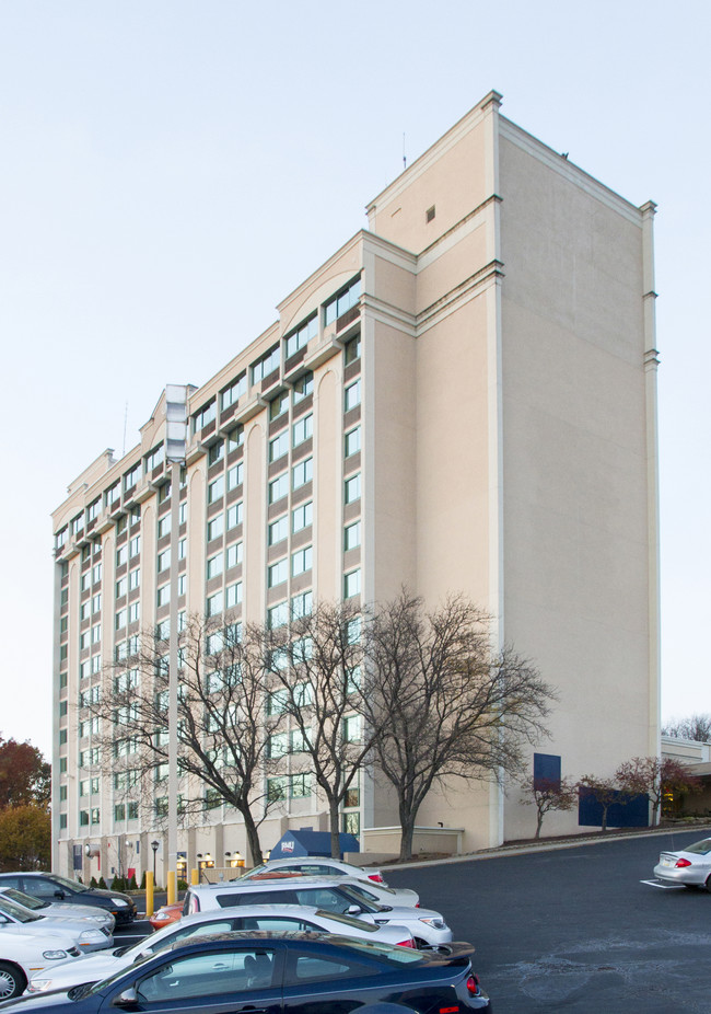 Yorktown Hall in Coraopolis, PA - Building Photo - Building Photo