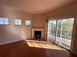 12217 Moorpark St in Los Angeles, CA - Building Photo - Building Photo