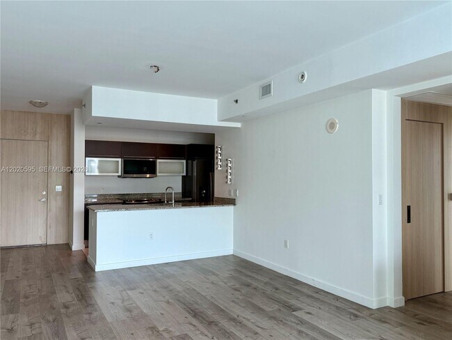 property at 951 Brickell Ave