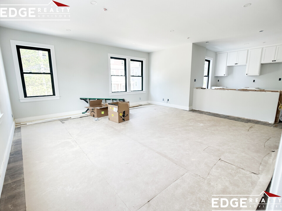 45 Hunnewell Ave, Unit 1 in Boston, MA - Building Photo