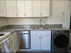 1480 Commonwealth Ave, Unit 1 in Boston, MA - Building Photo - Building Photo
