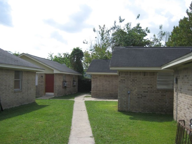 8814 Manus St in Houston, TX - Building Photo - Building Photo