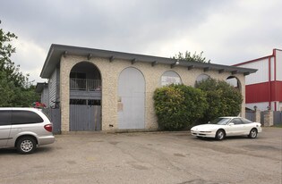 Wooten Plaza in Austin, TX - Building Photo