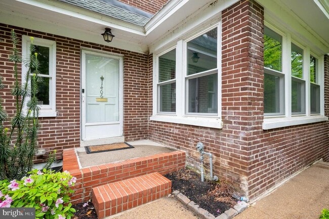 property at 1406 Lovering Ave