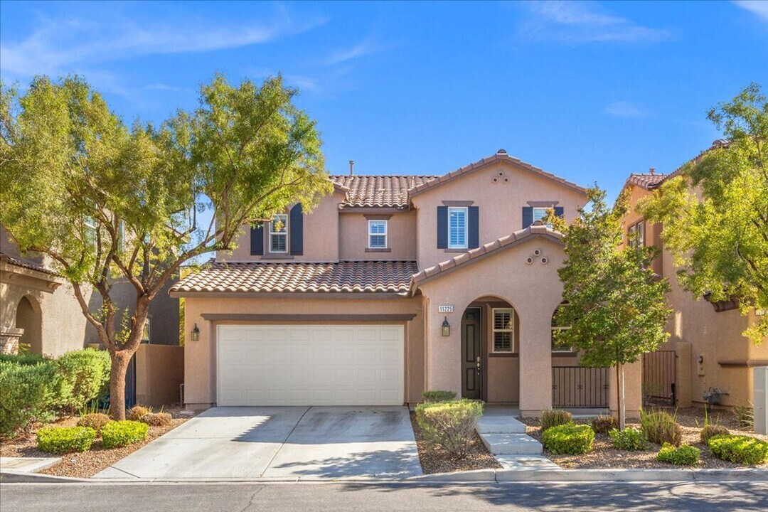 11225 Sweetstem Ct in Las Vegas, NV - Building Photo