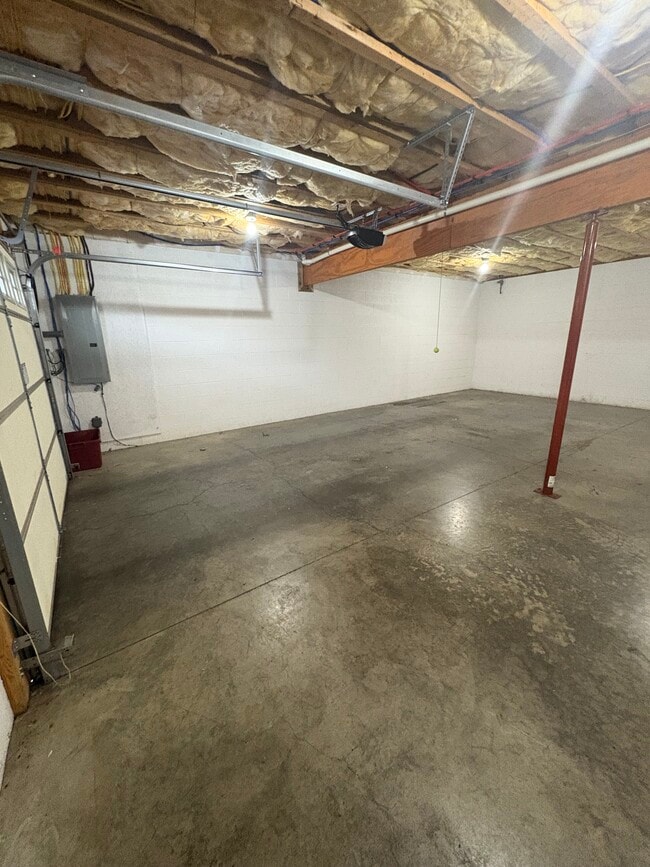 2108 Pleasant View Dr, Unit 202 in Johnson City, TN - Building Photo - Building Photo