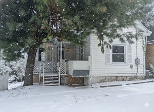 109 E Pitt St in Canonsburg, PA - Building Photo - Building Photo