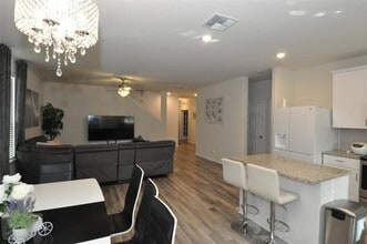 1717 T H Johnson Dr in Taylor, TX - Building Photo - Building Photo